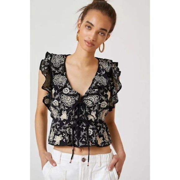 Stunning Anthropologie Ruffled Embroidered Button Up Sleeveless Crop Top Black M - Picture 2 of 11